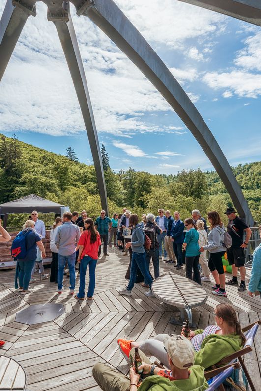 Menschen auf der Krone des BWP