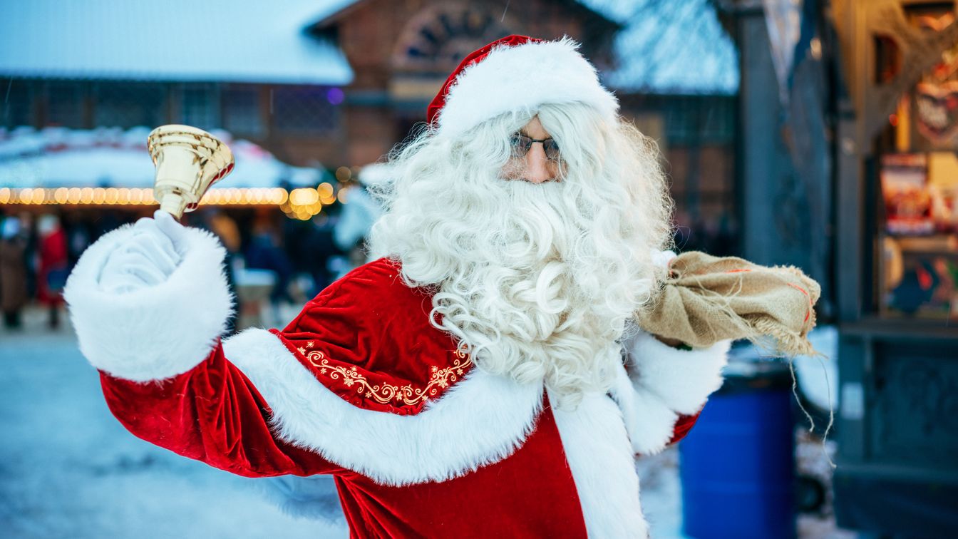 Das Bild zeigt einen Nikolaus mit Glocke